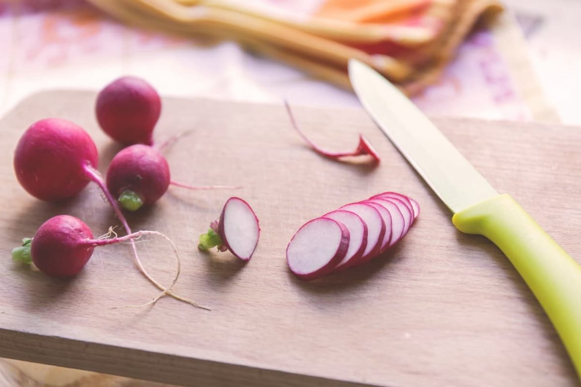 Is it Safe to Use Wooden Chopping Boards and Plates Made of Wood? pexels photo 165933 1170x780 - Is it Safe to Use Wooden Chopping Boards and Plates Made of Wood?